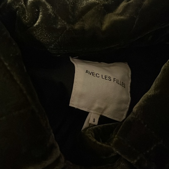 Velvet pleated jacket . Olive green that has a sheen to it. - Picture 3 of 3